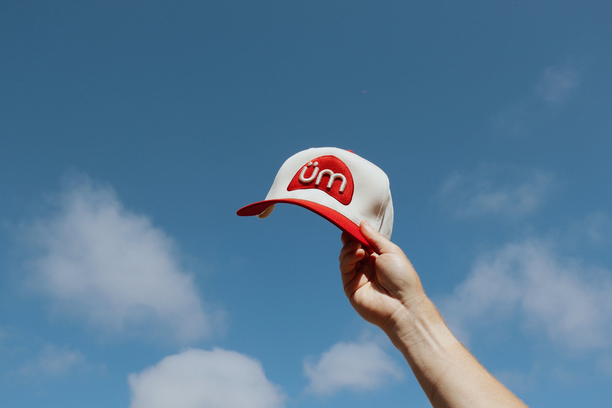 üm hat